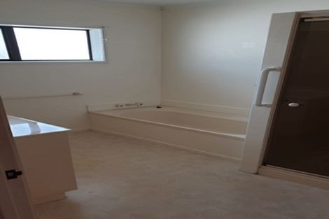 Photo of property in 15 Waiohua Road, Greenlane, Auckland, 1061