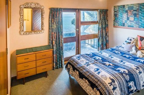 Photo of property in 415 Marine Drive, Mahina Bay, Lower Hutt, 5013