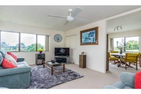 Photo of property in 2/75a West Coast Road, Glen Eden, Auckland, 0602