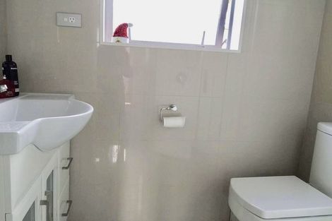 Photo of property in 8 Ervine Place, Bucklands Beach, Auckland, 2014