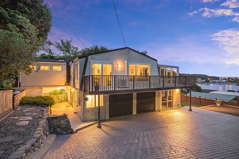 Photo of property in 5 Trevor Terrace, Paremata, Porirua, 5024