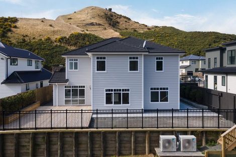 Photo of property in 28 Farnworth Terrace, Churton Park, Wellington, 6037