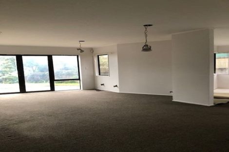 Photo of property in 1/60 Rangatira Road, Beach Haven, Auckland, 0626