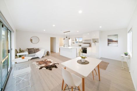 Photo of property in 38a Heathdale Crescent, Papakura, 2110