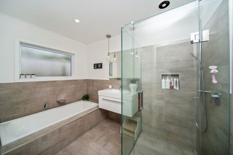 Photo of property in 7d Royal Heights, Glen Avon, New Plymouth, 4312