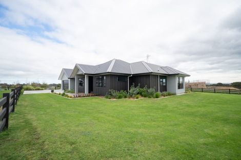 Photo of property in 30 Westwood Drive, Aokautere, Palmerston North, 4471