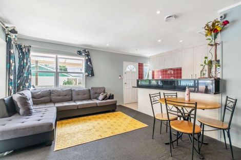 Photo of property in 2/55 Ennis Avenue, Pakuranga Heights, Auckland, 2010