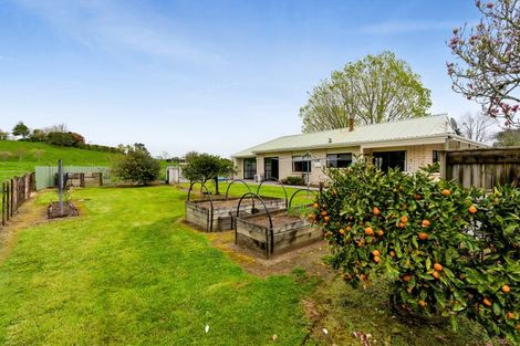 Photo of property in 32 Davis Road, Waiongana, Inglewood, 4389