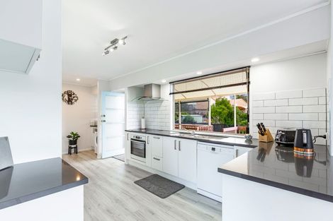 Photo of property in 26 Longreach Drive, Sunnyvale, Auckland, 0612