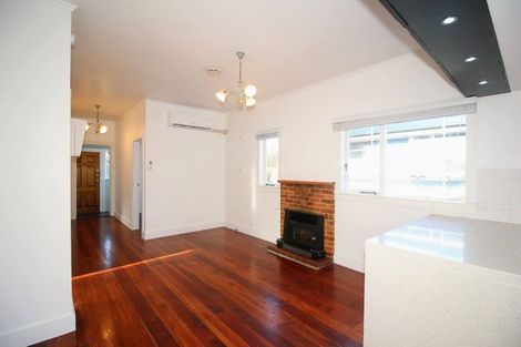 Photo of property in 21a Nile Road, Milford, Auckland, 0620