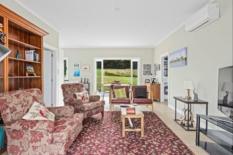 Photo of property in 1073 Kahikatea Flat Road, Waitoki, Kaukapakapa, 0871