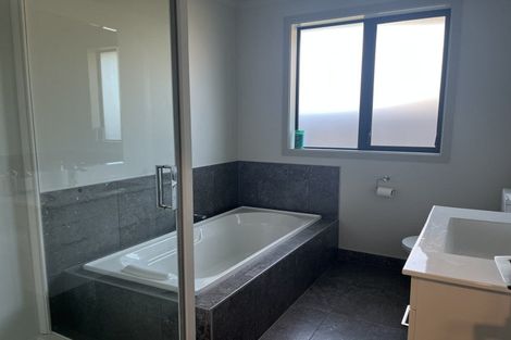 Photo of property in 38 Silicon Way, Fitzherbert, Palmerston North, 4410