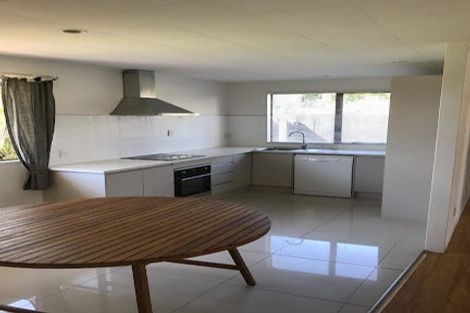 Photo of property in 2/23 Camelot Place, Glenfield, Auckland, 0629