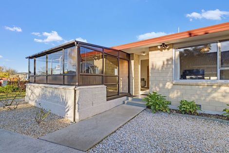 Photo of property in 30 Saint Heliers Crescent, Aranui, Christchurch, 8061