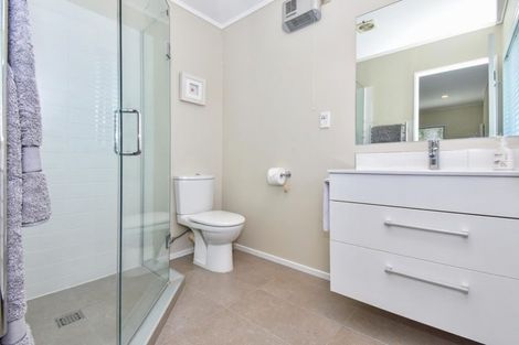 Photo of property in 70 Charles Prevost Drive, The Gardens, Auckland, 2105