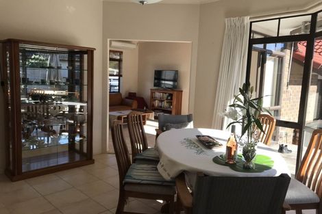 Photo of property in 14 Maryann Place, Greenhithe, Auckland, 0632