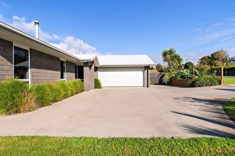 Photo of property in 55 Athenree Road, Athenree, Katikati, 3177