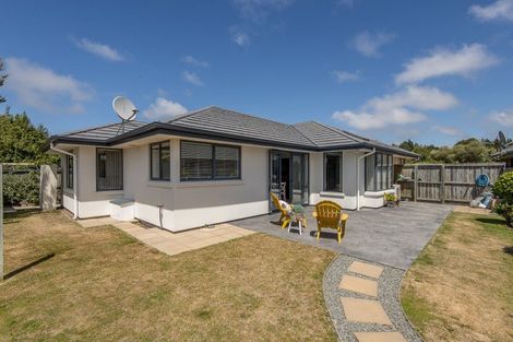 Photo of property in 10 Puhara Avenue, Parklands, Christchurch, 8083