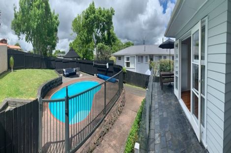 Photo of property in 10 Yeoman Place, Howick, Auckland, 2014