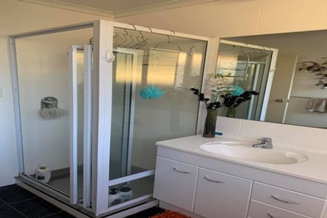 Photo of property in 9 Shamrock Street, Takaro, Palmerston North, 4412