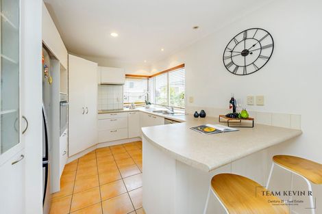 Photo of property in 47b Redoubt Road, Goodwood Heights, Auckland, 2105
