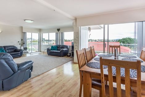 Photo of property in 35 John Davis Road, Mount Roskill, Auckland, 1041