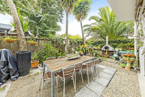 Photo of property in 123 Wattle Farm Road, Wattle Downs, Auckland, 2103