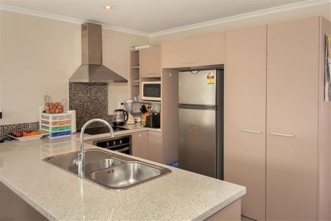 Photo of property in 16 Nirmal Place, Sunnyvale, Auckland, 0612