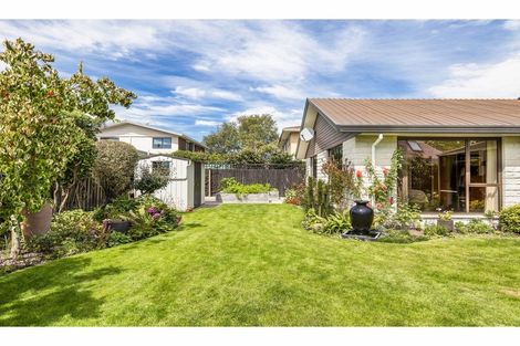 Photo of property in 18 Crosdale Place, Burnside, Christchurch, 8042