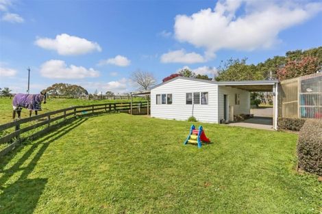 Photo of property in 14 Brewster Road, Pukekawa, Tuakau, 2696