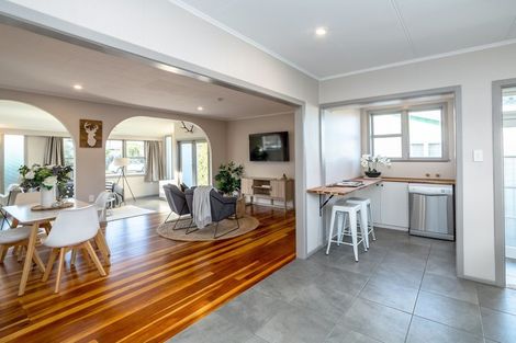 Photo of property in 64 Brandon Street, Featherston, 5710