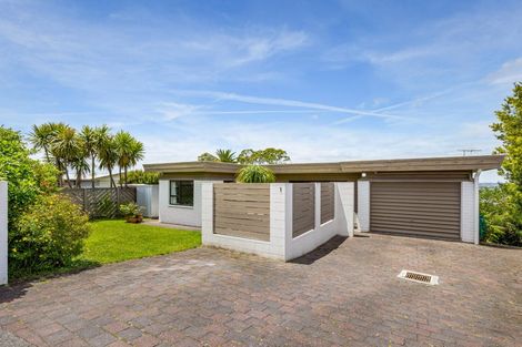 Photo of property in 1/262 Don Buck Road, Massey, Auckland, 0614