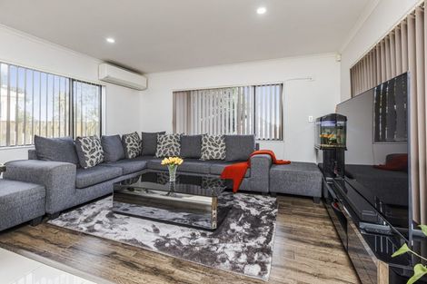 Photo of property in 5 Staten Place, Mangere, Auckland, 2022