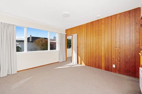 Photo of property in 2/18 Agra Crescent, Khandallah, Wellington, 6035