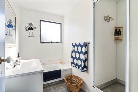 Photo of property in 16 Kane Road, Papamoa Beach, Papamoa, 3118