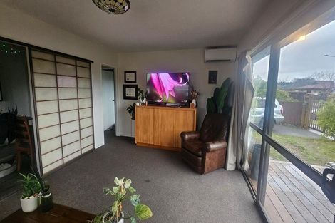 Photo of property in 2/71 Royal Park Drive, Parklands, Christchurch, 8083