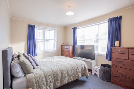 Photo of property in 16 Great North Road, Winton, 9720