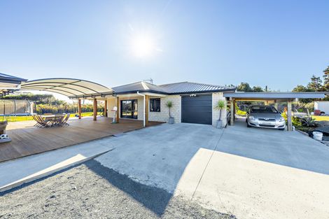 Photo of property in 1217 Glenbrook Road, Glenbrook, Waiuku, 2681