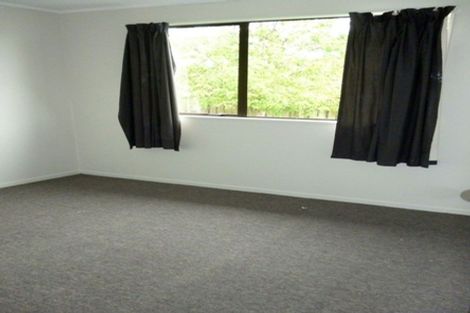 Photo of property in 2/30 Karepo Crescent, Ranui, Auckland, 0612