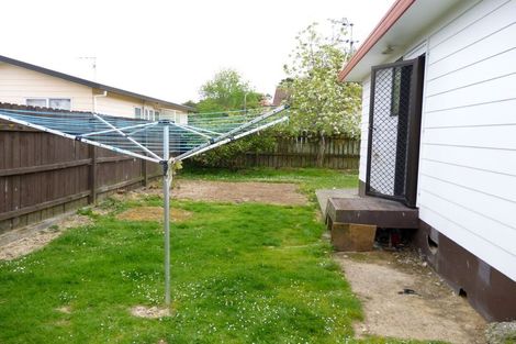 Photo of property in 2/30 Karepo Crescent, Ranui, Auckland, 0612