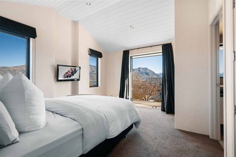 Photo of property in 50 Forest Heights, Wanaka, 9305