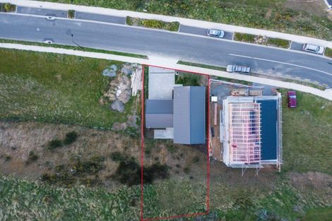 Photo of property in 42 Domett Street, Newlands, Wellington, 6037