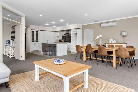 Photo of property in 19 Haast Place, Poraiti, Napier, 4112