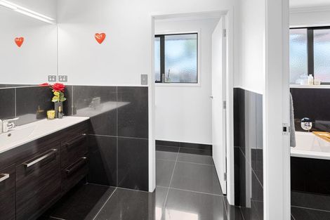 Photo of property in 18 Heritage Way, Maunu, Whangarei, 0110