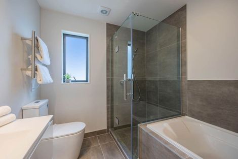 Photo of property in 4c Halberg Street, Glenfield, Auckland, 0629