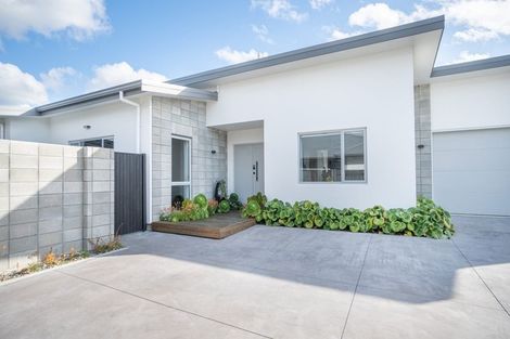 Photo of property in 10 Atlantic Drive, Fitzherbert, Palmerston North, 4410
