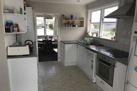 Photo of property in 32 Lynda Avenue, Paparangi, Wellington, 6037