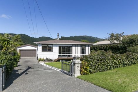 Photo of property in 150 Tilley Road, Paekakariki, 5034