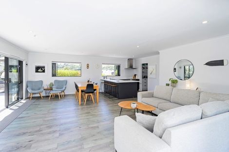 Photo of property in 8 Voyager Place, Cooks Beach, Whitianga, 3591