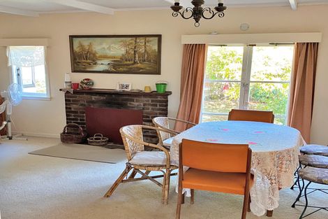 Photo of property in 9 Hauraki Road, Leigh, 0985